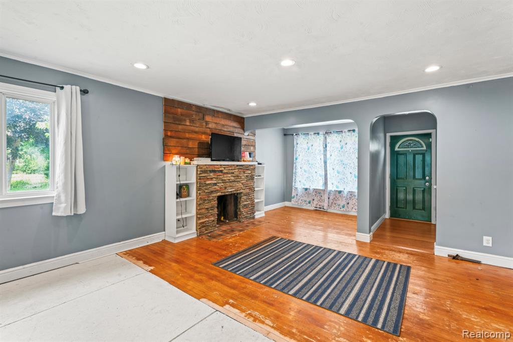745 N Calhoun Street, Lapeer, MI 48446 — Photo 3