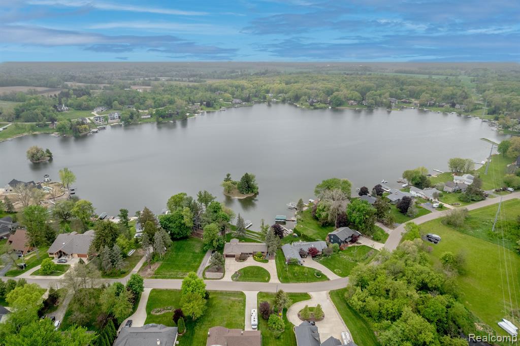 7488 DRIFTWOOD Drive, Fenton, MI 48430 — Photo 39