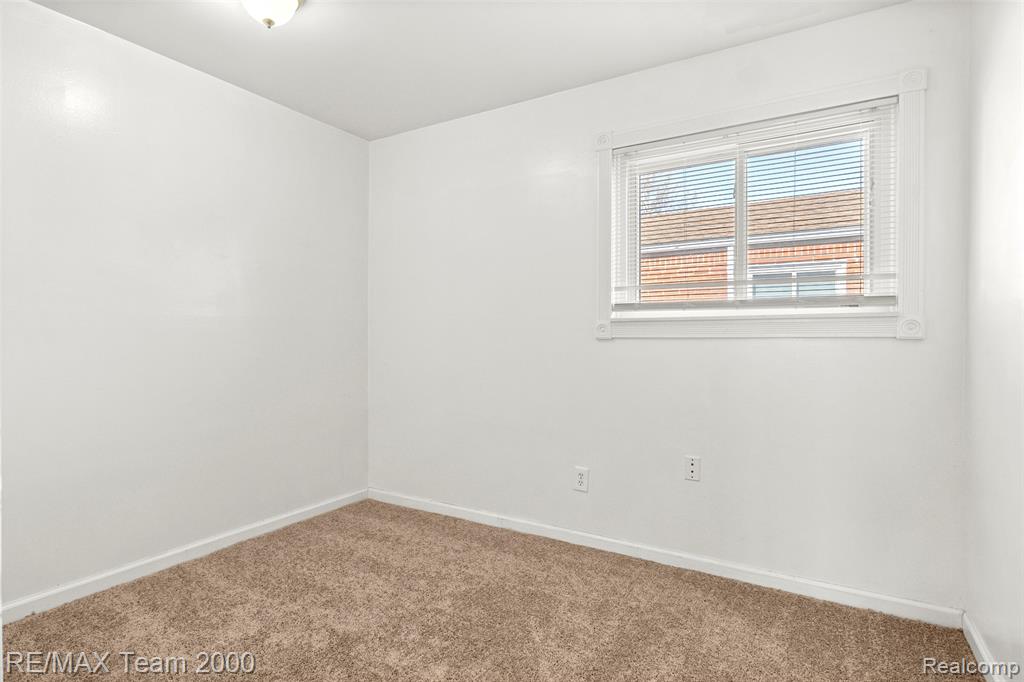 5027 Lincoln Boulevard, Dearborn Heights, MI 48125 — Photo 23