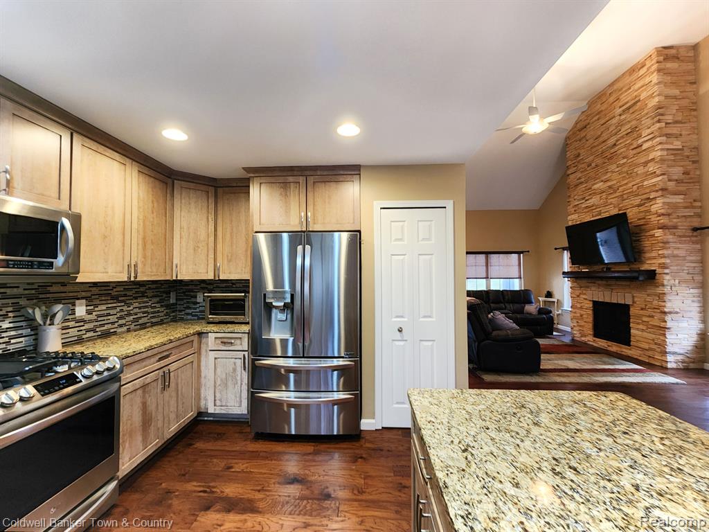 2550 Signature Circle, Pinckney, MI 48169 — Photo 6