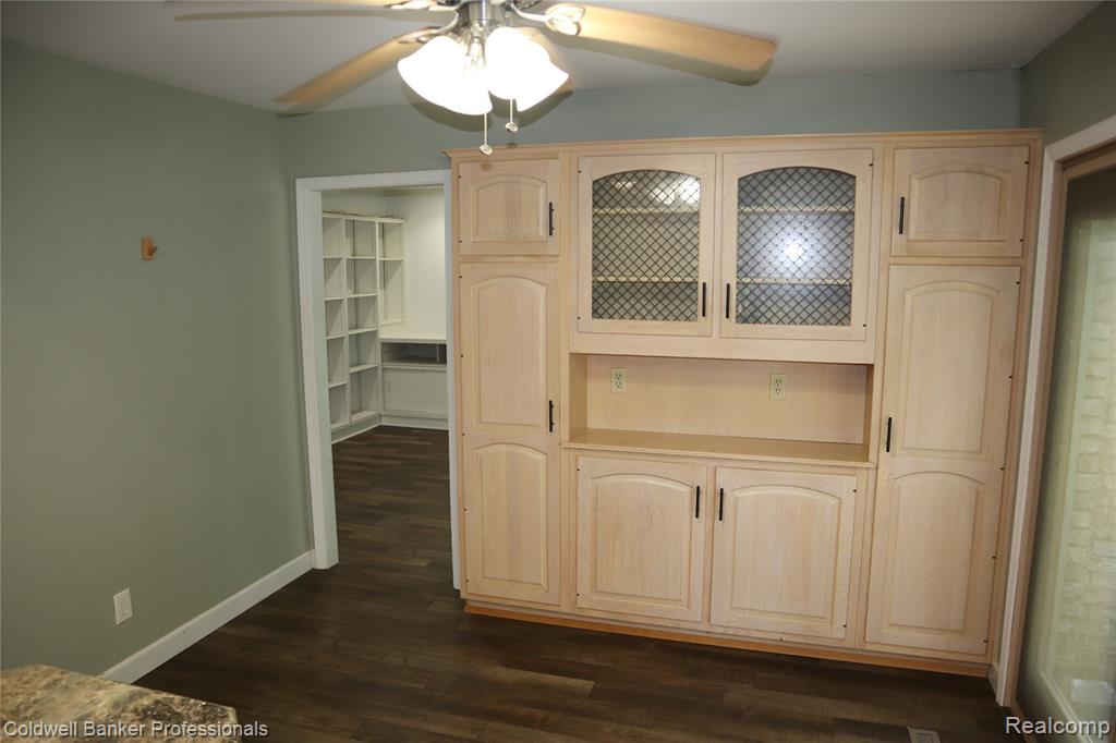 5435 S Sycamore Drive, Burton, MI 48509 — Photo 13
