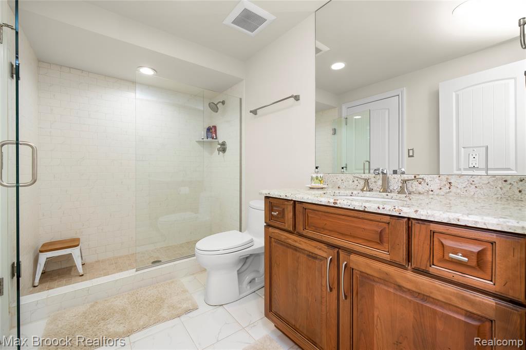 5867 BRAVO COURT, Orchard Lake Village, MI 48324 — Photo 73