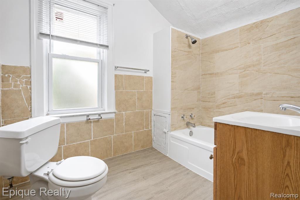 5045 Fairview Street, Detroit, MI 48213 — Photo 16