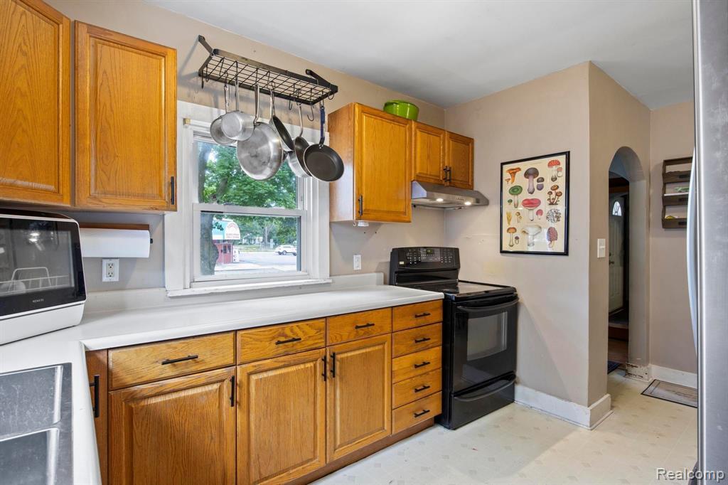 624 N PROSPECT Road, Ypsilanti, MI 48198 — Photo 10