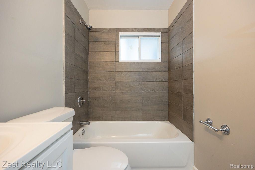 441 W HAYES Avenue, Hazel Park, MI 48030 — Photo 7