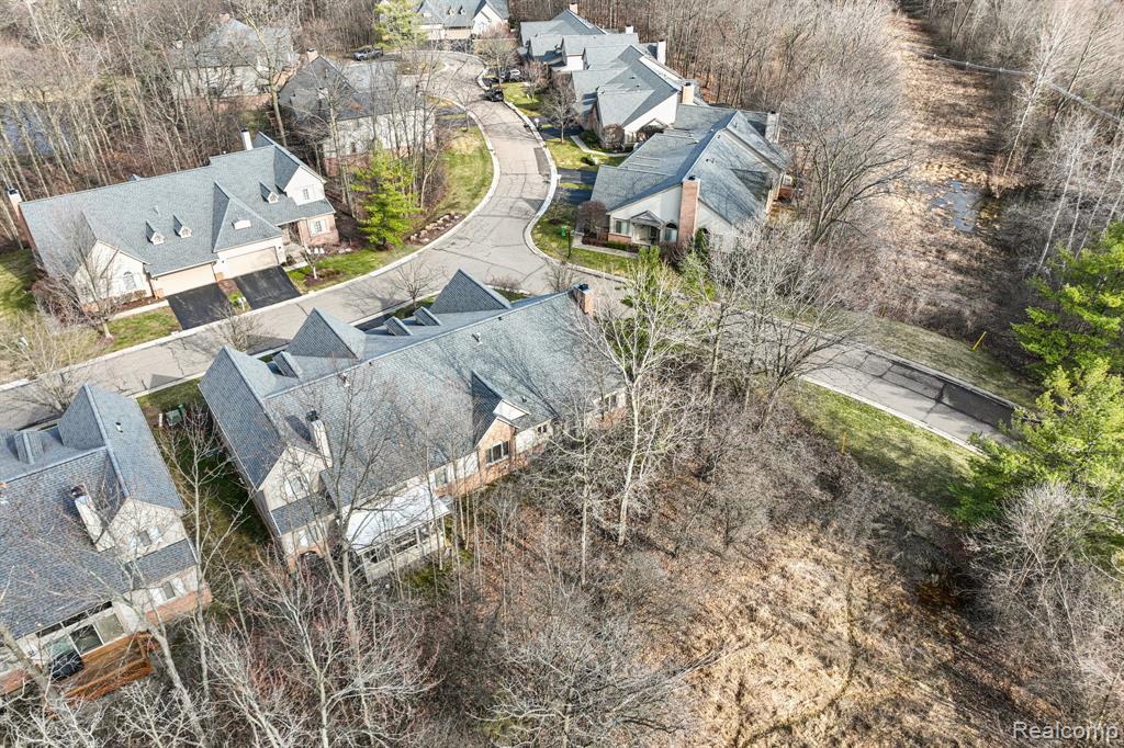 7366 Crackling Creek Circle, 1, West Bloomfield, MI — Photo 39