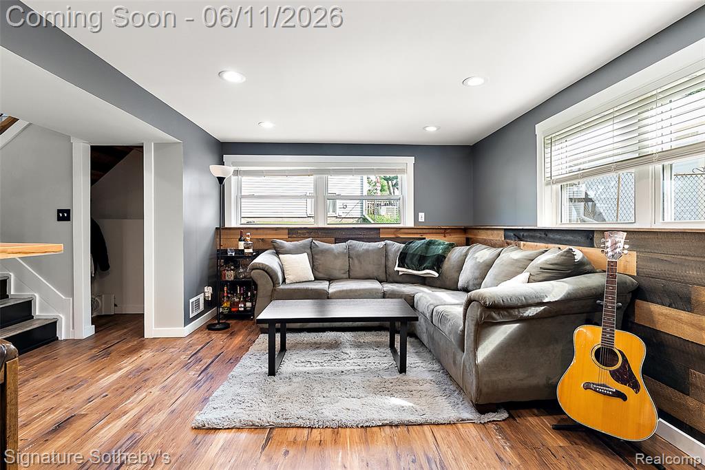 954 Panorama Drive, Milford, MI 48381 — Photo 11