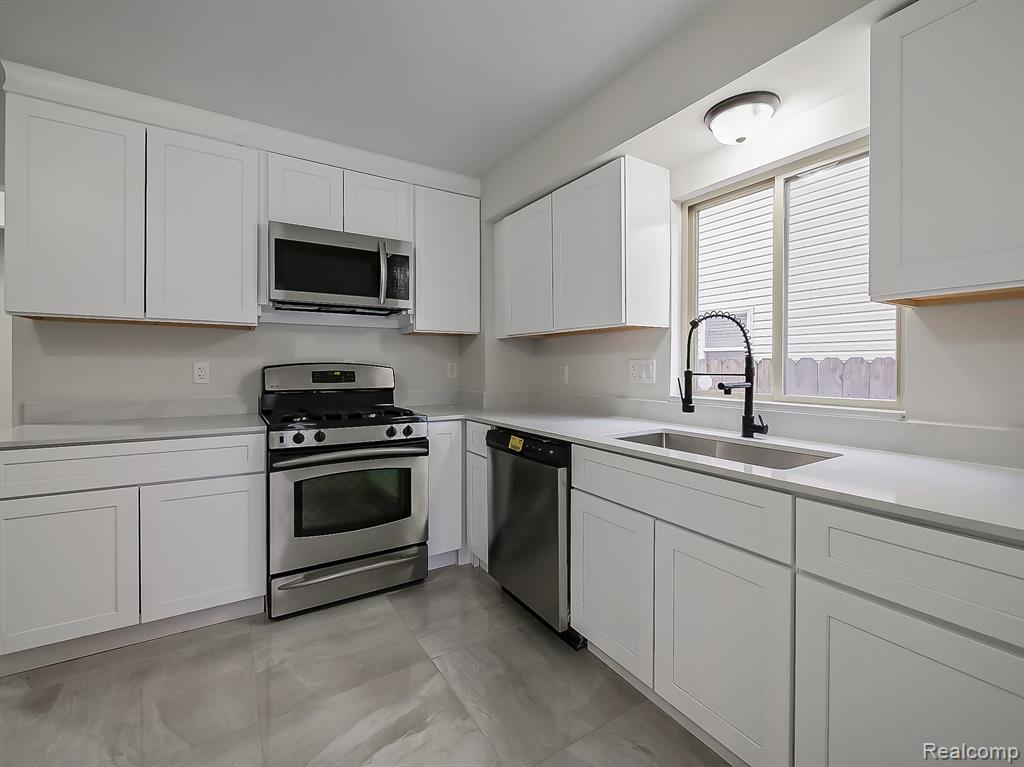 1730 E Woodruff Avenue, Hazel Park, MI 48030 — Photo 14