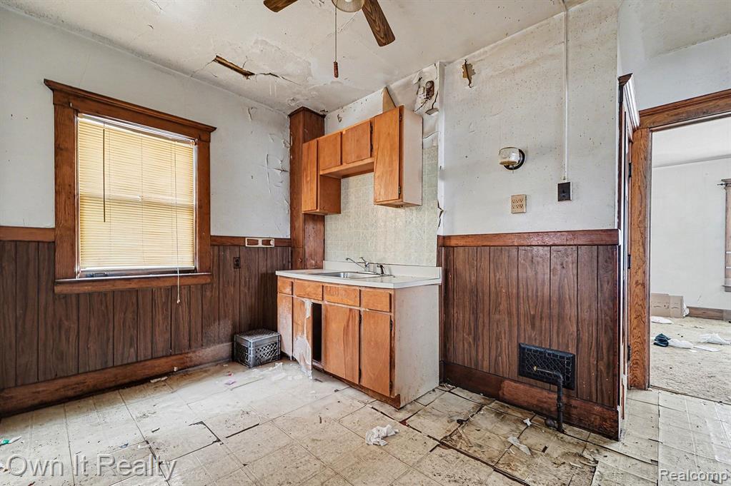 193 Massachusetts Street, Highland Park, MI 48203 — Photo 12