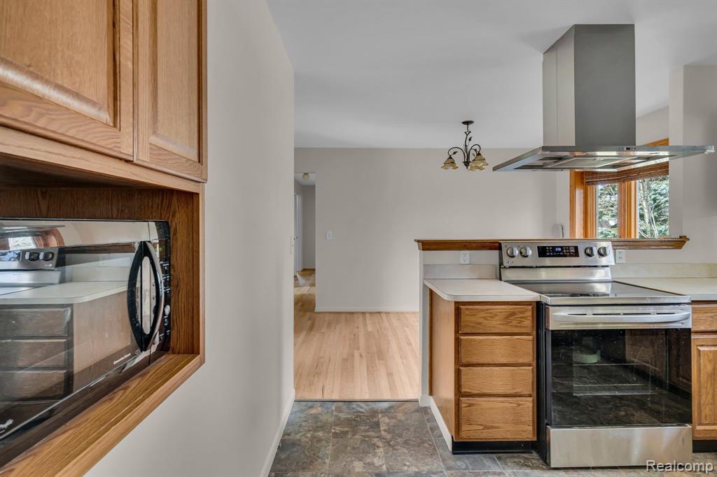 6084 HERBMOOR Street, Troy, MI 48098 — Photo 13