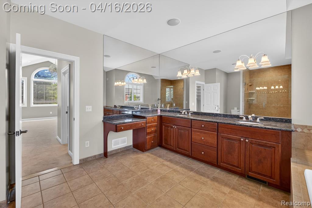625 Southshore Drive, Oxford, MI 48371 — Photo 37