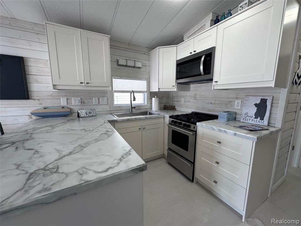 2221 Grass Lake Avenue, 30, Lake, MI 48632 — Photo 14