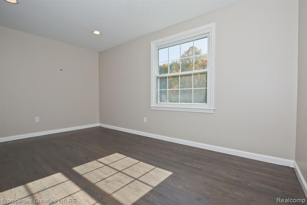 5582 NORTHCOTE, West Bloomfield, MI — Photo 36