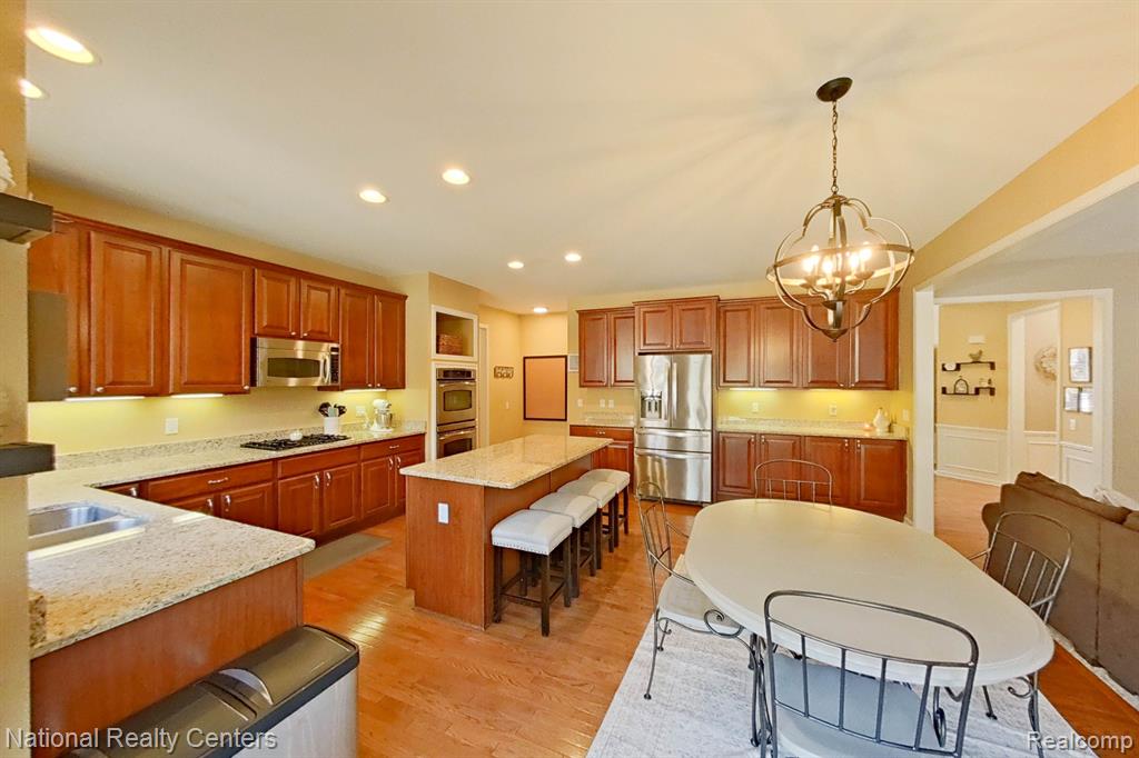 48537 ANTIQUE Road, Canton, MI 48187 — Photo 16
