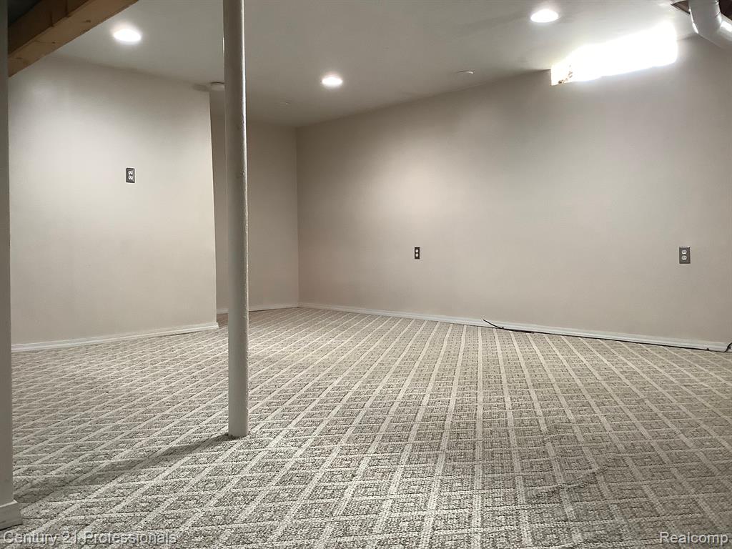 37691 COLONIAL Drive, Westland, MI — Photo 24