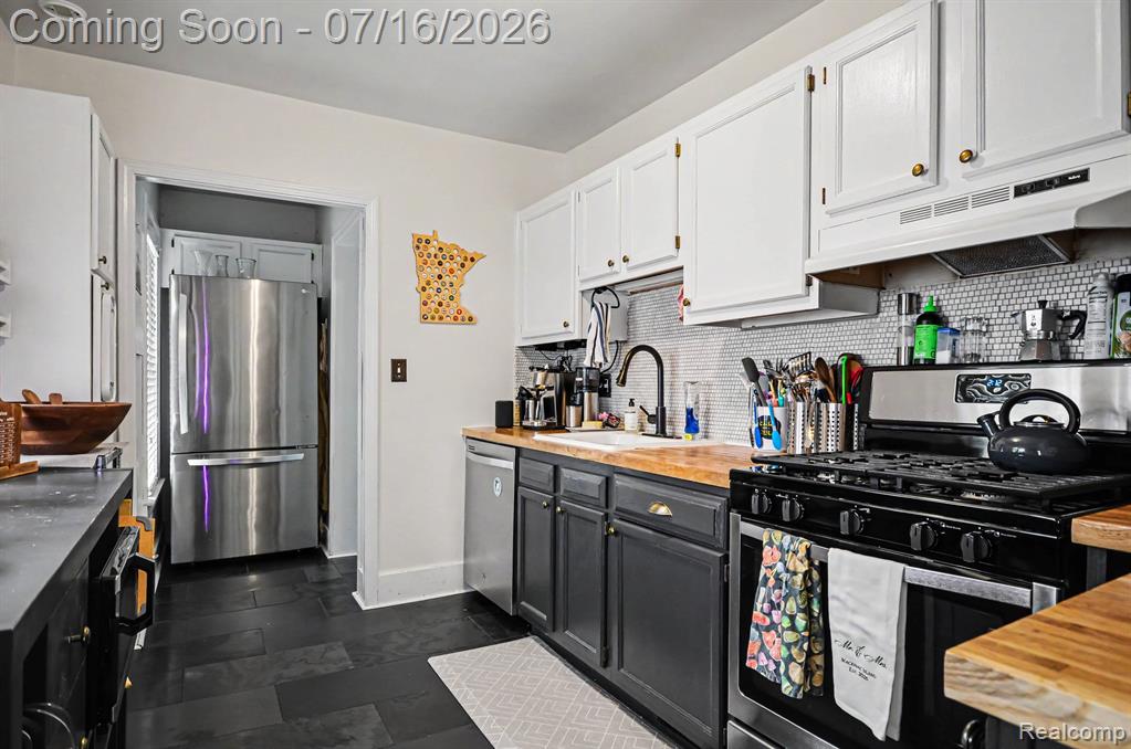 440 W Saratoga Street, Ferndale, MI 48220 — Photo 17
