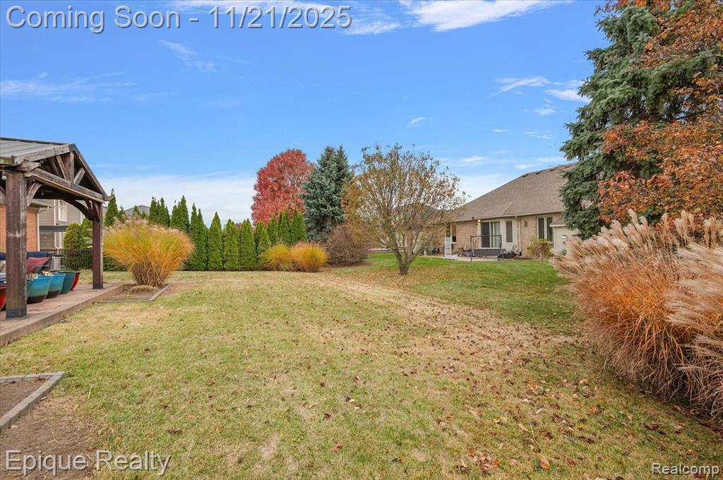 48309 Tecumseh Drive, Macomb, MI 48044 — Photo 11