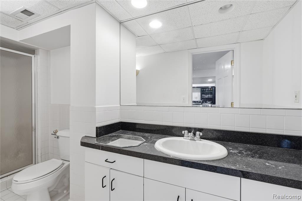 27881 Rackham Drive, Lathrup Village, MI 48076 — Photo 19