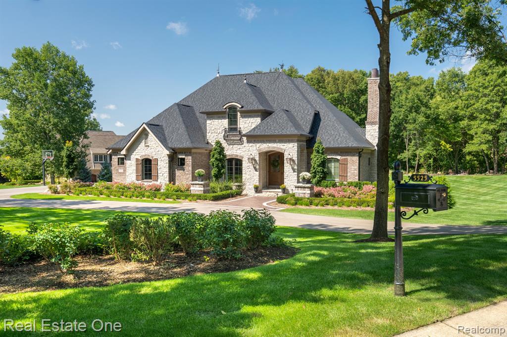 5525 Avington Parkway, Clarkston, MI 48348 — Photo 3