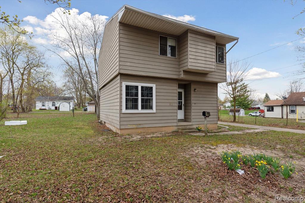 811 HOWELL Avenue, Adrian, MI 49221 — Photo 2