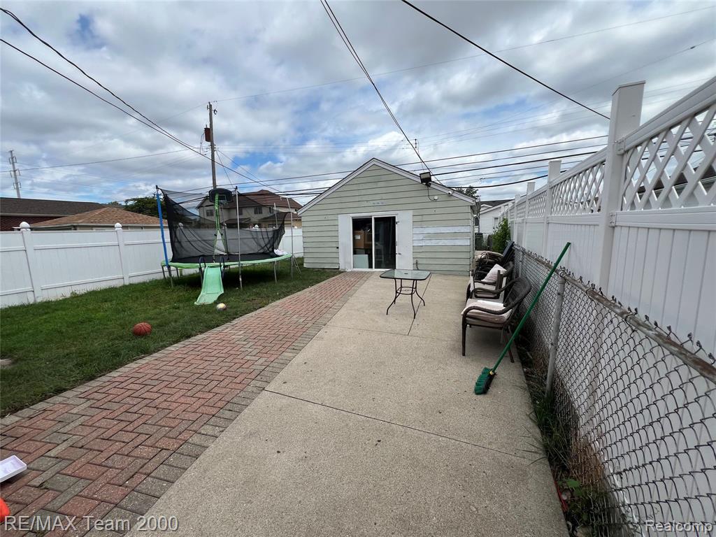 6410 Orchard Avenue, Dearborn, MI 48126 — Photo 38