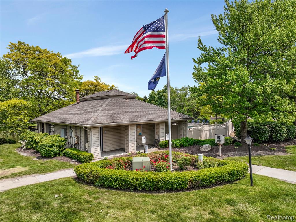 38928 Country Circle, Farmington Hills, MI 48331 — Photo 23