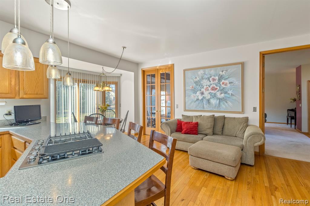 43581 NAVES Court, Clinton Twp, MI 48038 — Photo 18
