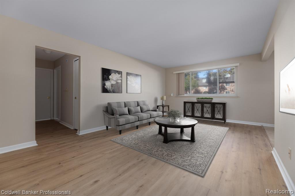 425 Riviera Drive, Saint Clair Shores, MI 48080 — Photo 16