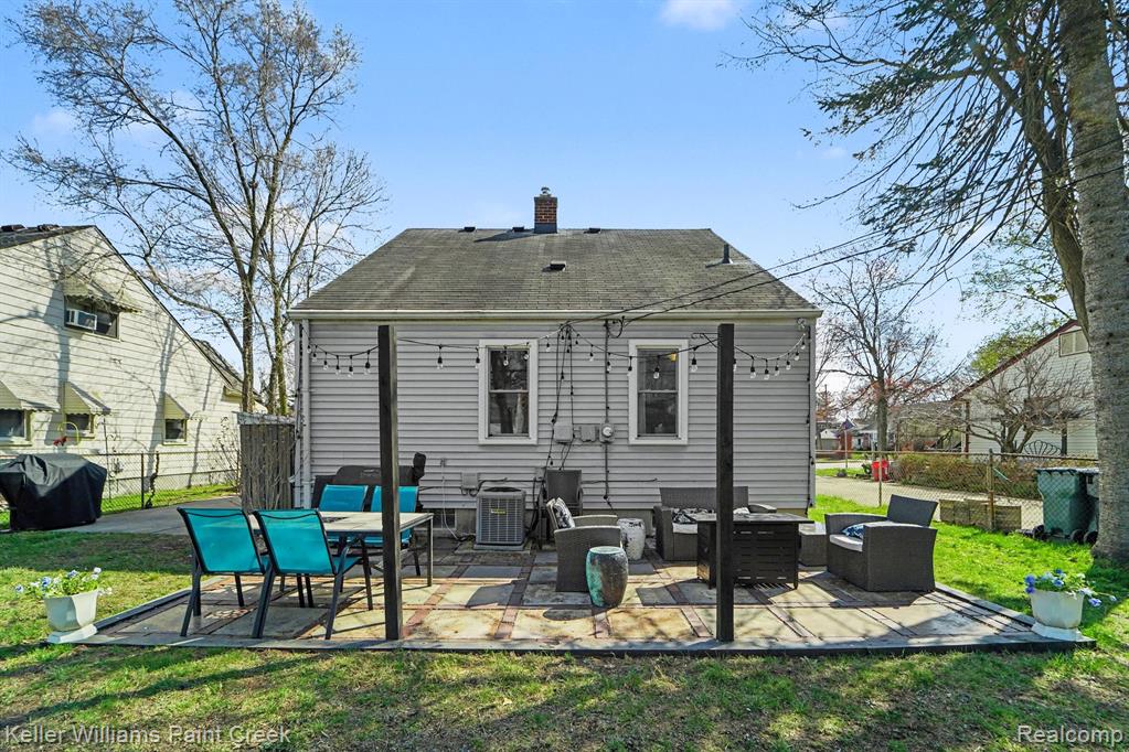 1404 11 Mile Road, Berkley, MI 48072 — Photo 16