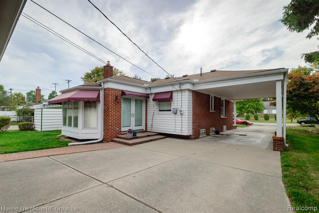 9668 Farmington Road, Livonia, MI 48150 — Photo 26