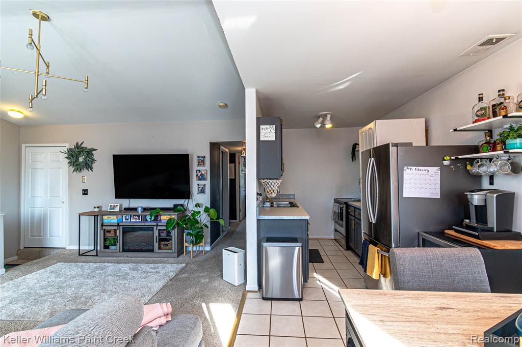17437 Utica Oaks Lane, Roseville, MI 48066 — Photo 10