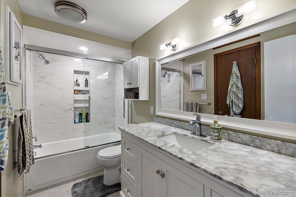 5621 SALLY Road, Clarkston, MI 48348 — Photo 24