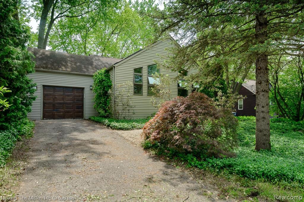 3090 EDGEWOOD Drive, Ann Arbor, MI 48104 — Photo 2