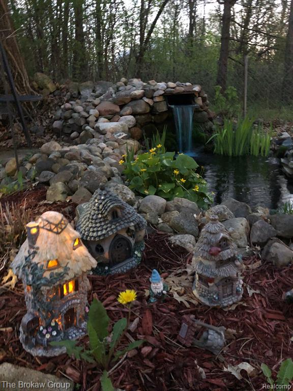 734 WOODLAND Avenue, Lake Orion, MI 48362 — Photo 20