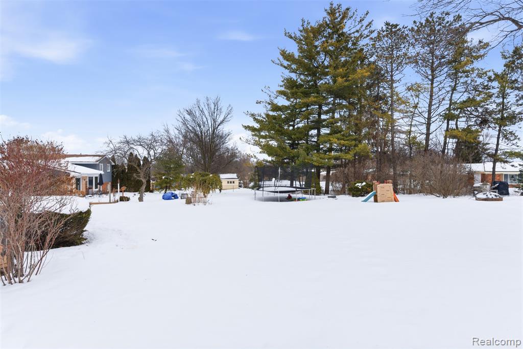 724 W Oxhill Drive, White Lake, MI — Photo 34
