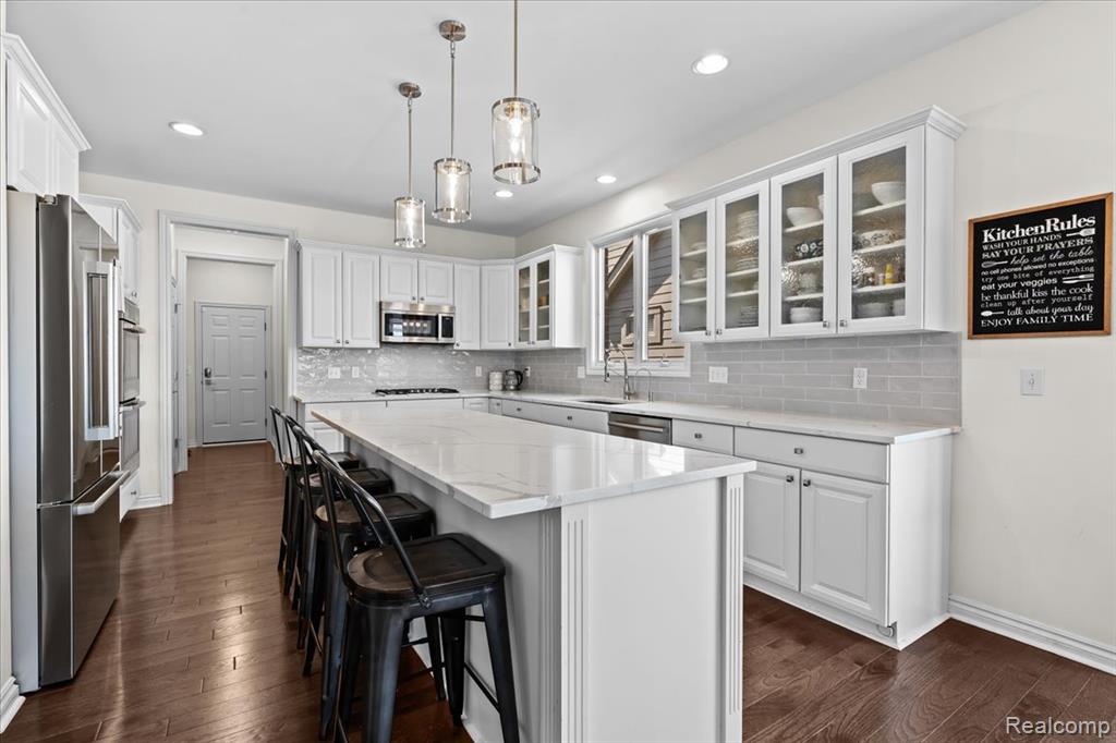 10817 Cliffview Drive, South Lyon, MI 48178 — Photo 12