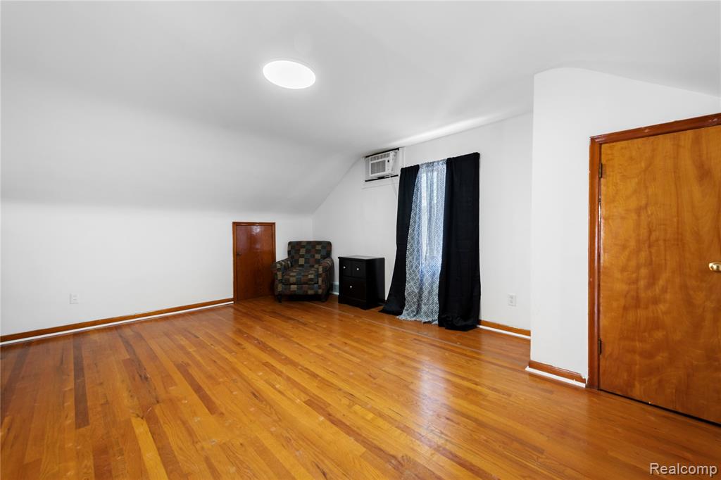 8060 Edward Avenue, Center Line, MI 48015 — Photo 19