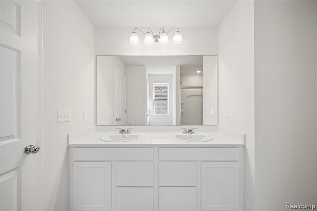 391 Edge Brook Drive W, Holly, MI 48442 — Photo 27