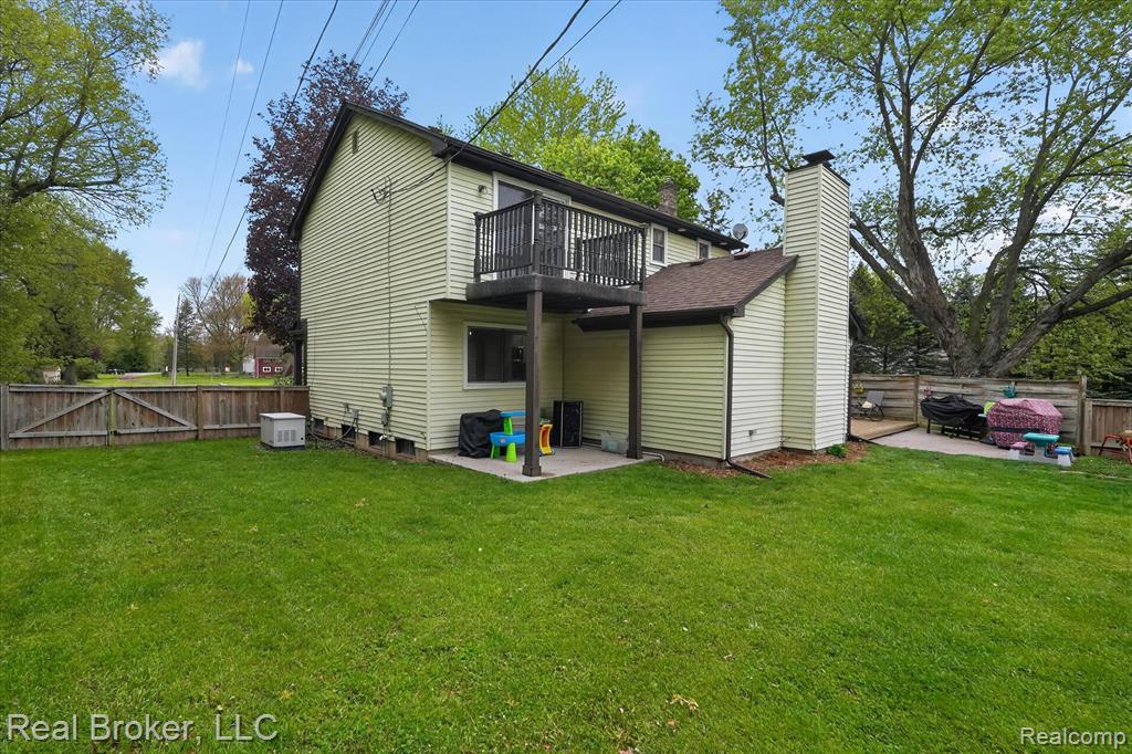 45-3885-Morgan-Rd-Orion-Township-MI-48359-WindowStill.jpg