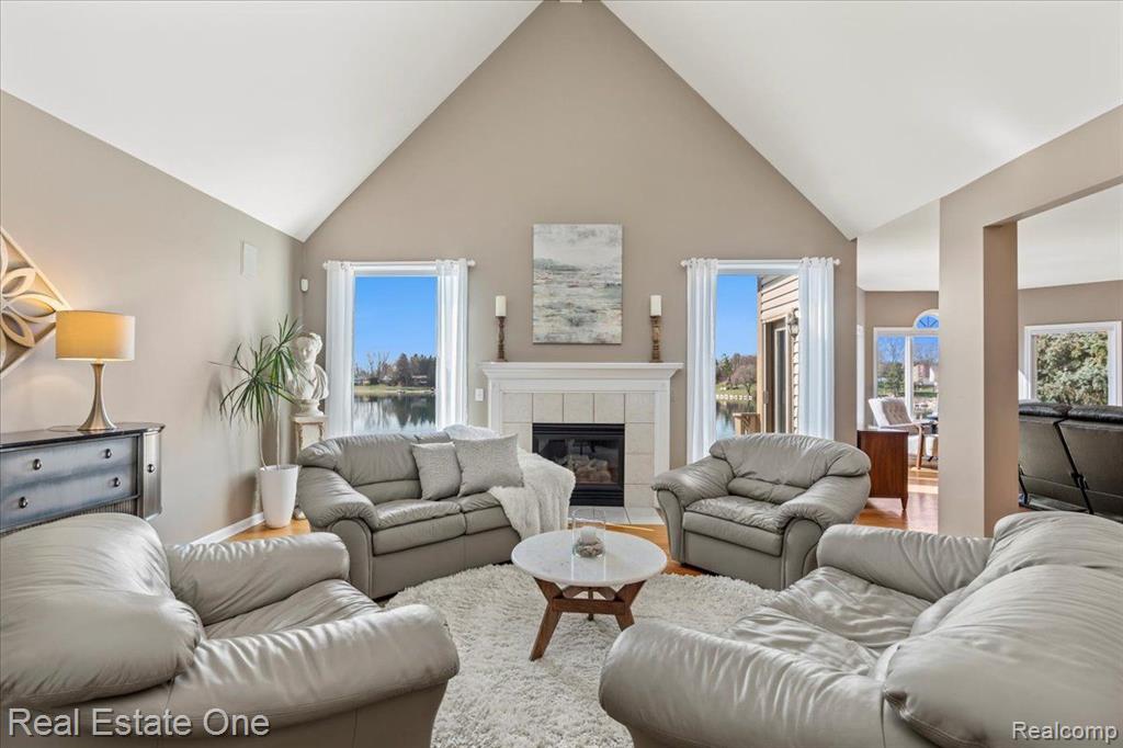 566 BAY POINTE Drive, Oxford, MI 48371 — Photo 13