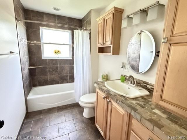 815 Manzano Drive, Wolverine Lake, MI 48390 — Photo 9