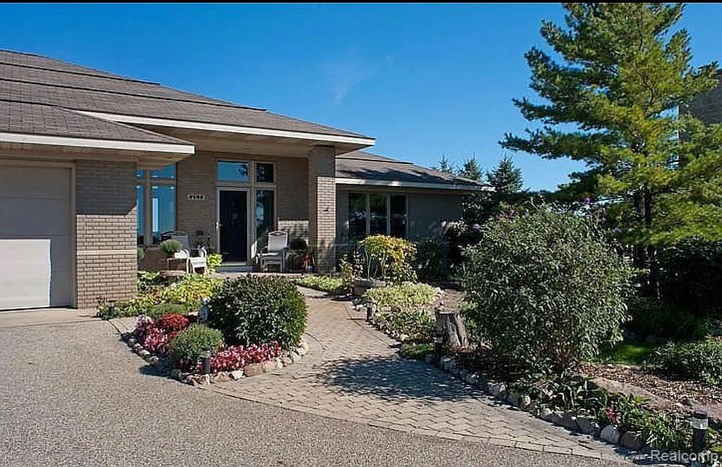 2592 Air Park Drive, Zeeland, MI 49464 — Photo 2