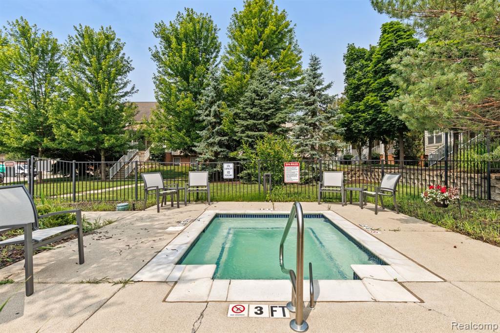 45732 UTICA PARK Boulevard, Utica, MI 48315 — Photo 18