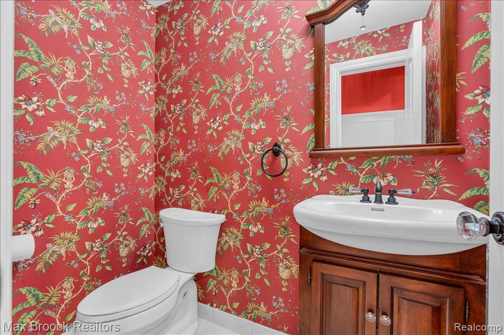 6287 Thorncrest Drive, Bloomfield Hills, MI 48301 — Photo 29