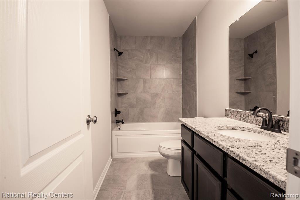 1114 Rochawies Drive, Oakland, MI — Photo 23