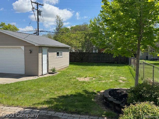 823 ETOWAH Avenue, Royal Oak, MI 48067 — Photo 23