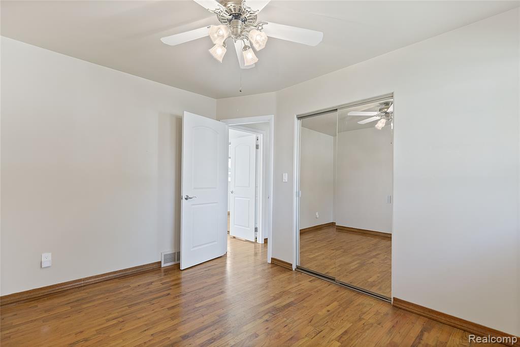 922 Canterbury Drive, Madison Heights, MI 48071 — Photo 19