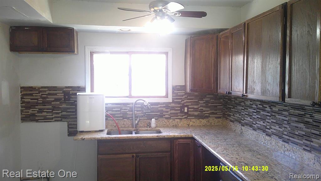 5894 JACKSON Street, Taylor, MI 48180 — Photo 13