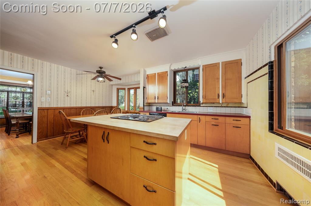 16580 Westmoreland Road, Detroit, MI 48219 — Photo 9