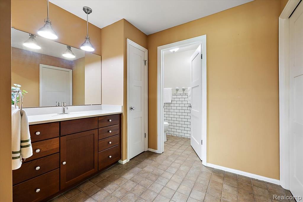 19710 W 13 Mile Road, 202, Beverly Hills, MI 48025 — Photo 29